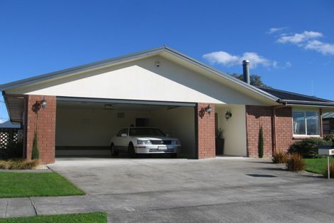 Photo of property in 11 Lancewood Lane, Roslyn, Palmerston North, 4414