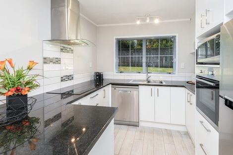 Photo of property in 2/14 Fieldstone Court, Northpark, Auckland, 2013