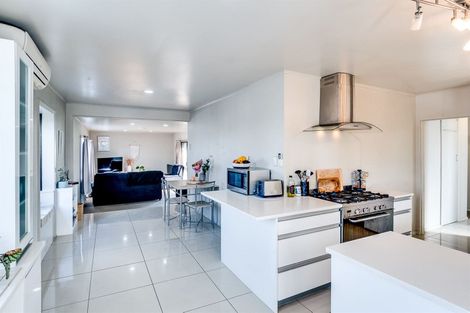 Photo of property in 54 Meeanee Road, Taradale, Napier, 4112