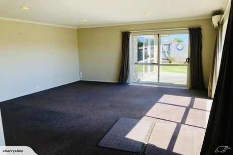 Photo of property in 21 Summerland Crescent, Papamoa Beach, Papamoa, 3118