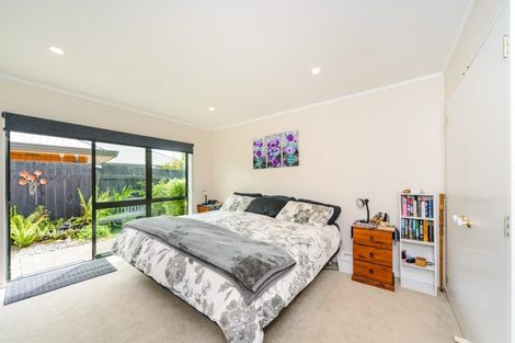 Photo of property in 27 Strachan Way, Highbury, Palmerston North, 4412