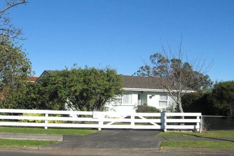 Photo of property in 45 Hobart Crescent, Wattle Downs, Auckland, 2103