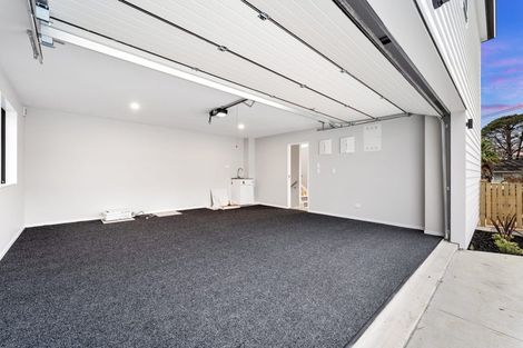 Photo of property in 13b Windermere Crescent, Blockhouse Bay, Auckland, 0600