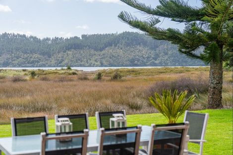 Photo of property in 141 Everitt Crescent, Whangamata, 3620