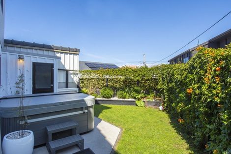 Photo of property in 2/127 Oceanbeach Road, Mount Maunganui, 3116