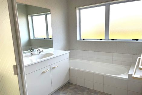 Photo of property in 14 Chippewa Place, Conifer Grove, Takanini, 2112