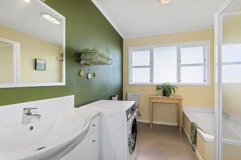 Photo of property in 4 Sunshine Crescent, Kelson, Lower Hutt, 5010