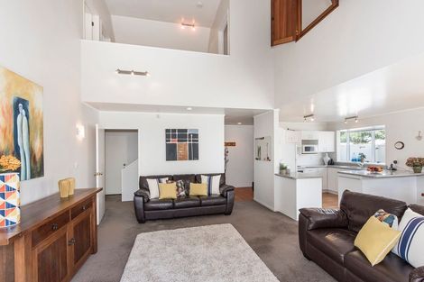 Photo of property in 2/94 Saint Johns Road, Saint Johns, Auckland, 1072