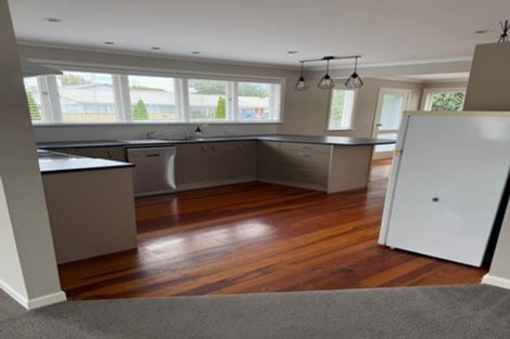 Photo of property in 1/48 Shakespeare Road, Milford, Auckland, 0620