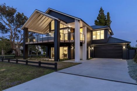 Photo of property in 76 Edgecumbe Road, Tauranga, 3110