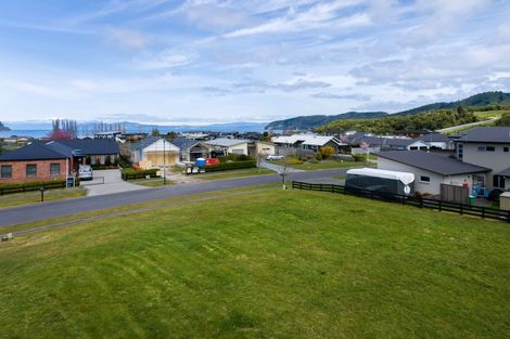 Photo of property in 2 Pukeko Way, Kinloch, Taupo, 3377