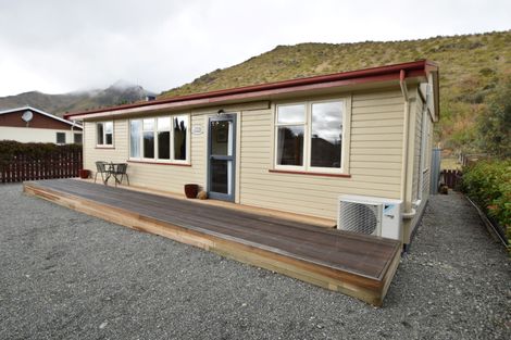 Photo of property in 8 Black Peak Road, Omarama, 9412