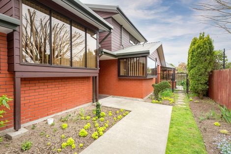 Photo of property in 28 Cricklewood Place, Avonhead, Christchurch, 8042