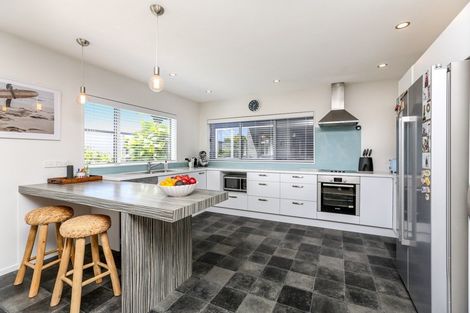 Photo of property in 130a Wairau Road, Oakura, 4314