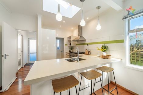 Photo of property in 11 Wai-iti Crescent, Woburn, Lower Hutt, 5010