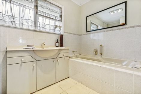 Photo of property in 264 Titirangi Road, Titirangi, Auckland, 0604