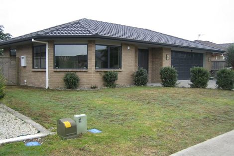 Photo of property in 25 Grabella Place, Papamoa Beach, Papamoa, 3118