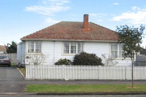 Photo of property in 9 Paul Crescent, Fairfield, Hamilton, 3214