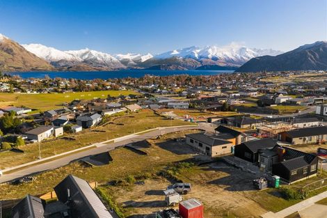 Photo of property in 7 Mcneil Crescent, Wanaka, 9305
