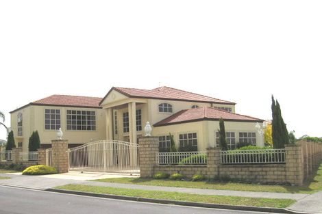 Photo of property in 2 Mansion Court, West Harbour, Auckland, 0618