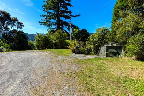 Photo of property in 2069 Queen Charlotte Drive, Ngakuta Bay, Picton, 7281