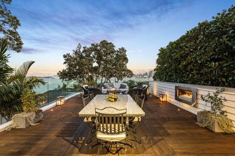 Photo of property in 13 Stanley Point Road, Stanley Point, Auckland, 0624