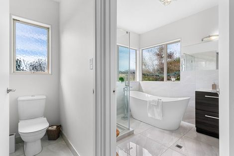 Photo of property in 141 Marsden Bay Drive, One Tree Point, 0118