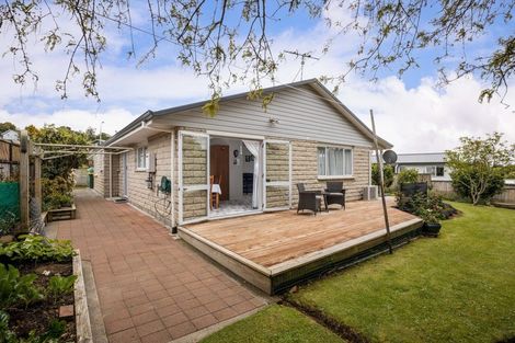 Photo of property in 68 Riversdale Drive, Merrilands, New Plymouth, 4312