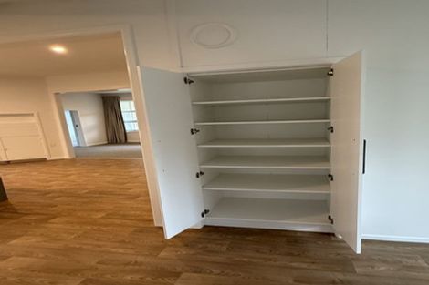 Photo of property in 17 Momona Road, Greenlane, Auckland, 1051