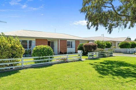 Photo of property in 14 Pemberton Crescent, Greerton, Tauranga, 3112