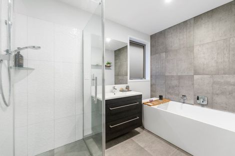 Photo of property in 15 Tiria Drive, Papamoa Beach, Papamoa, 3118
