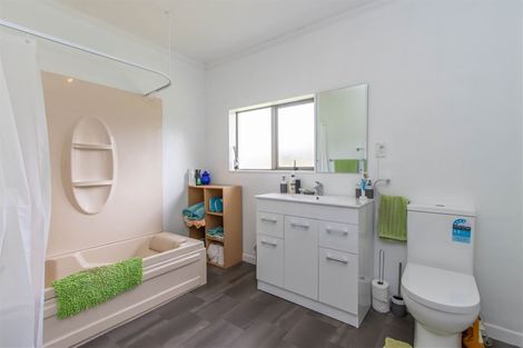 Photo of property in 3 Tariki Road, Tariki, Inglewood, 4390