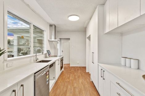 Photo of property in 9 Wilson Road, Glen Eden, Auckland, 0602