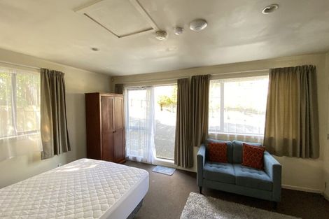 Photo of property in 8c Schnapper Rock Road, Schnapper Rock, Auckland, 0632