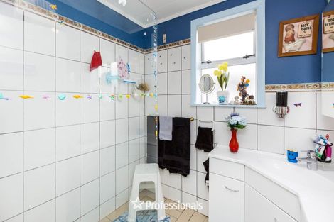 Photo of property in 18 Seddon Street, Wallaceville, Upper Hutt, 5018