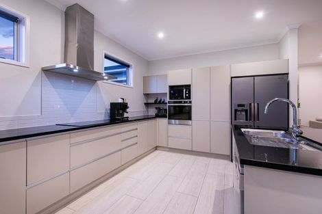 Photo of property in 22 Malbec Place, Huapai, Kumeu, 0810