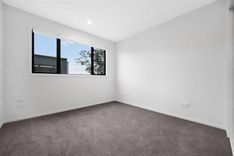 Photo of property in 1 Aramata Road, Papakura, 2110
