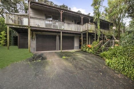 Photo of property in 15 Wyvern Place, Glenfield, Auckland, 0629