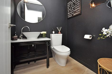 Photo of property in 8 Bellamont Street, Kumeu, 0810