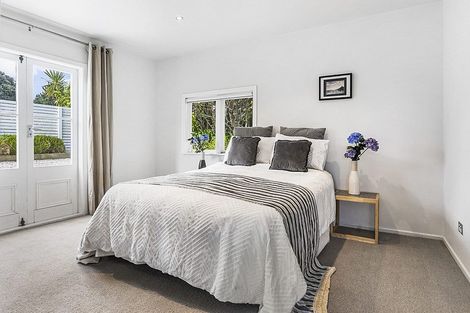 Photo of property in 150 Waiheke Road, Waiheke Island, 1971