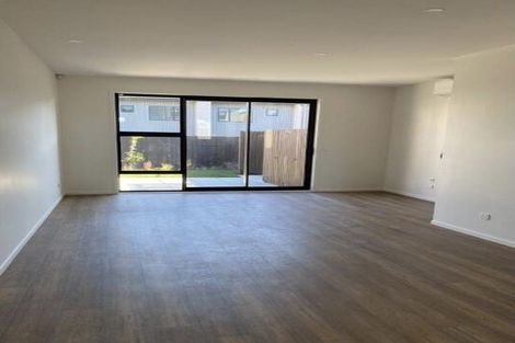 Photo of property in 33 Peihana Road, Hobsonville, Auckland, 0616