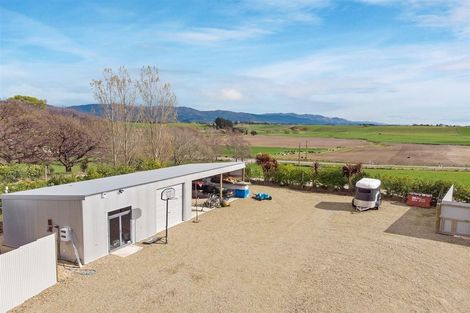 Photo of property in 308 Timaru Road, Waimate, 7978