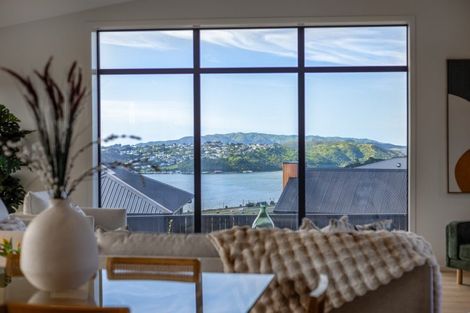 Photo of property in 6 Okupe Grove, Aotea, Porirua, 5024