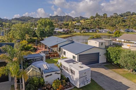 Photo of property in 15 Martin Place, Cooks Beach, Whitianga, 3591