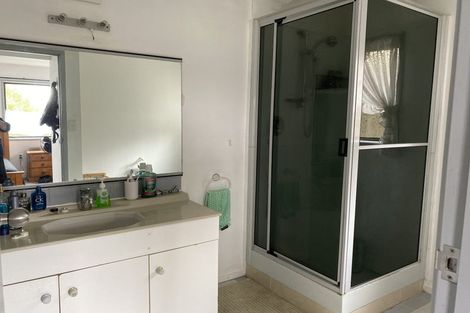 Photo of property in 1/7 Colmar Road, Mellons Bay, Auckland, 2014