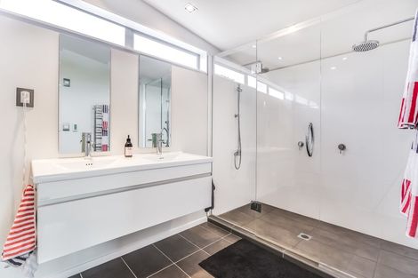 Photo of property in 42 Livingstone Street, Westmere, Auckland, 1022