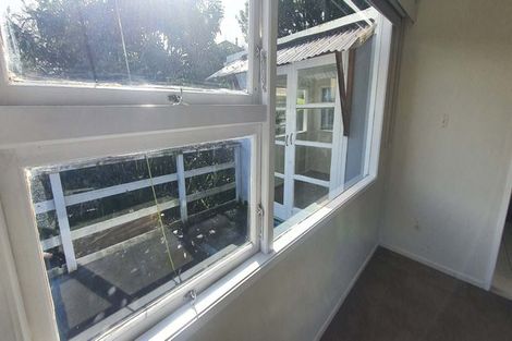 Photo of property in 149 Reeves Road, Pakuranga Heights, Auckland, 2010