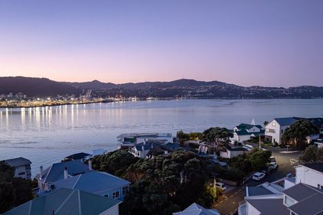 Photo of property in 4 The Crescent, Roseneath, Wellington, 6011