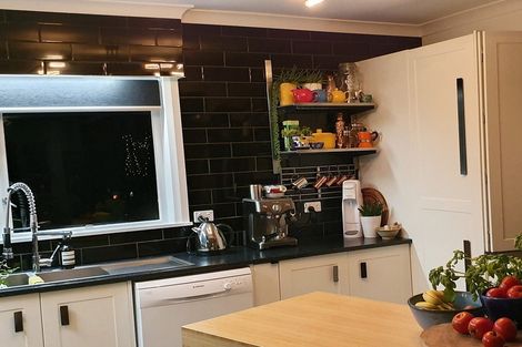 Photo of property in 4 Railway Terrace, Ohau, Levin, 5570