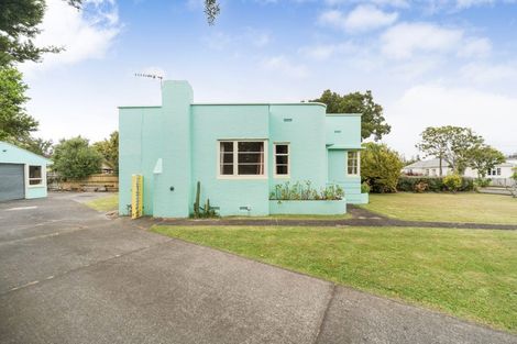Photo of property in 11 Savage Crescent, West End, Palmerston North, 4412
